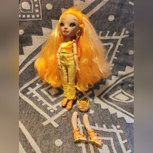 Meena Fleur Rainbow High Doll - Saffron Gold Hair W/ Accessories & Spare Legs